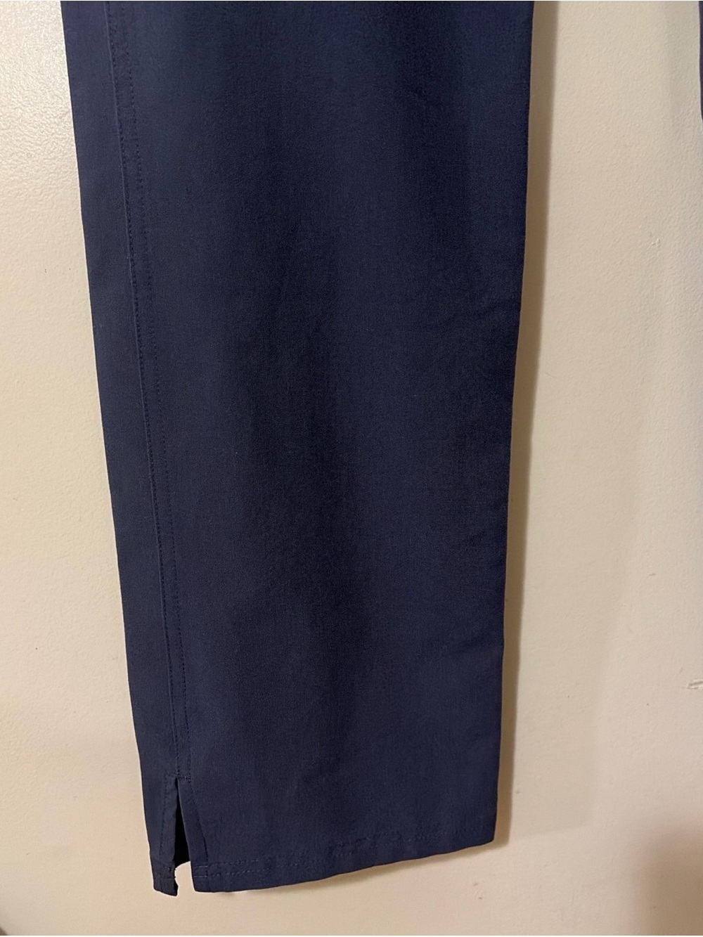 Figs Kade straight leg cargo scrub pants gray with Pink Drawstring - Picture 3 of 9